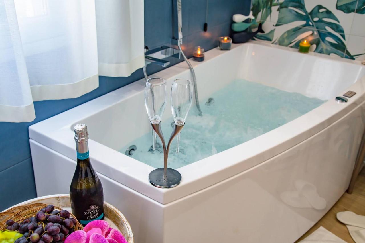 شاكا Vittoria Luxury Rooms المظهر الخارجي الصورة